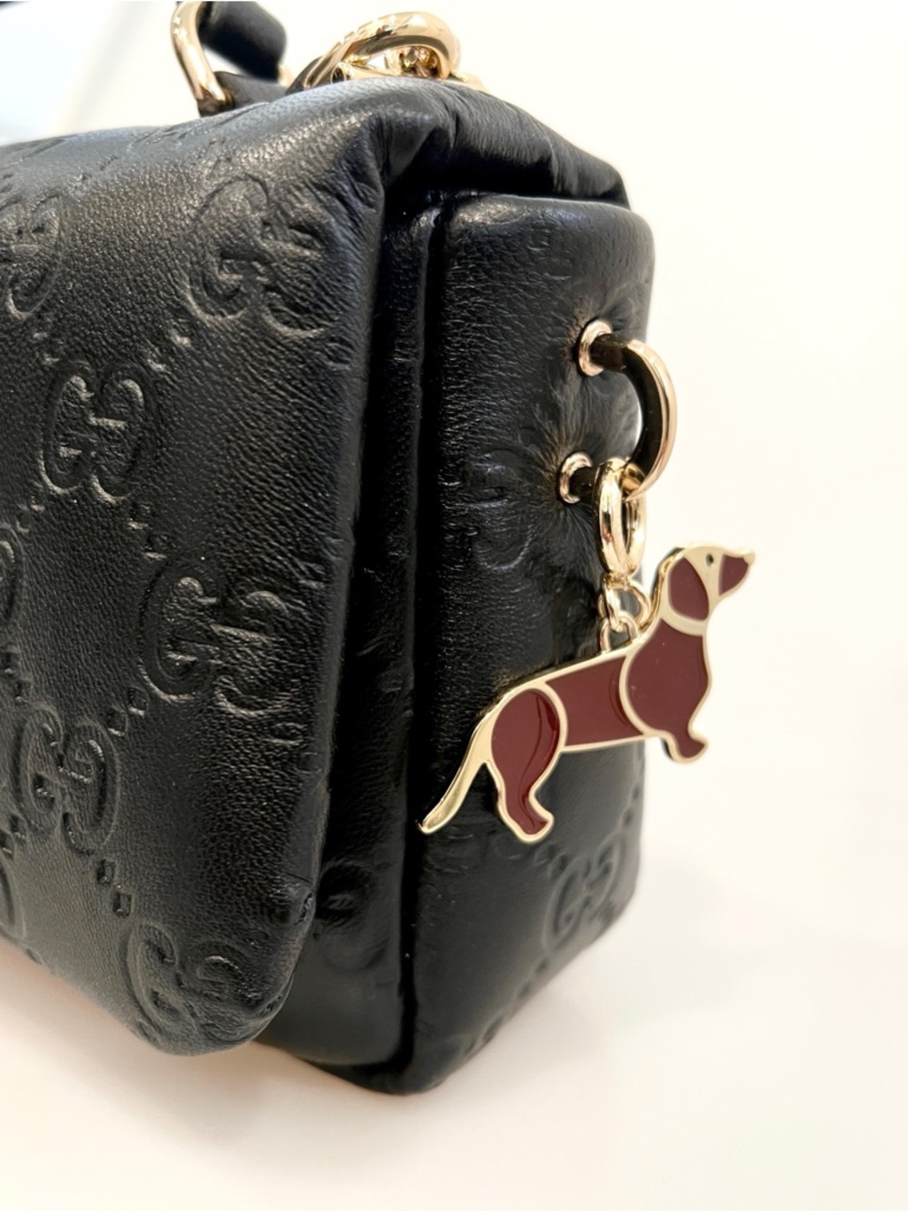 Gucci Dog Enamel Bag Charm from the Pre-Fall 2025 collection, NWOT - Picture 5 of 7